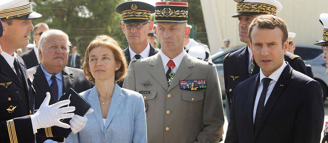 La ministre des Armees Florence Parly et le general Francois Lecointre, nouveau chef d'etat-major des armees, aux cotes d'Emmanuel Macron.