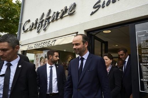 Independants: Philippe confirme la fin du RSI et promet un "coup de pouce"