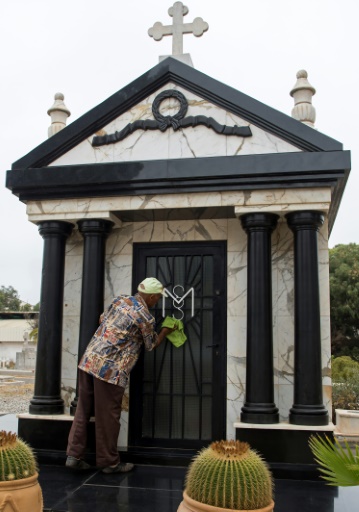 Briquée tous les jours par les employés du cimetière, la tombe du patriarche est impeccable.  © FADEL SENNA AFP