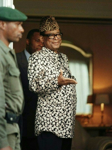 L'ex-président du Zaïre Mobutu Sese Seko dans sa résidence privée, le 30 avril 1997 © ERIC FEFERBERG AFP/Archives
