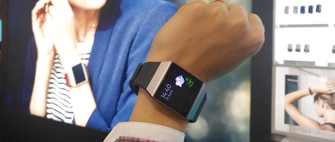 La Ionic, premiere montre connectee signee Fitbit.