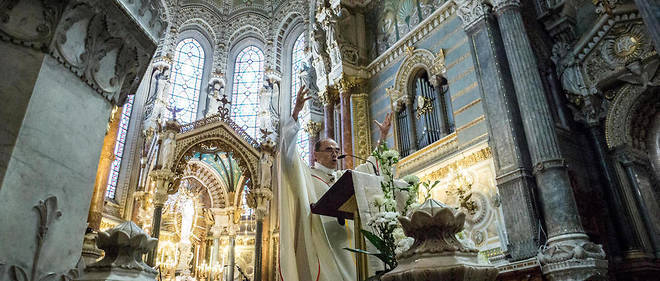 Messe et renouvellement du "voeu des Echevins" a la basilique de Fourviere, presidee par le cardinal Barbarin, en septembre 2016.