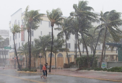 L'ouragan Irma se renforce a l'approche de la Floride en alerte maximale