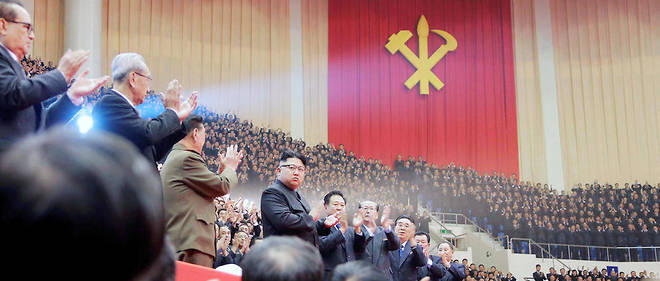 << L'unite d'un peuple >>. Kim Jong-un lors d'un meeting du Parti du travail de Coree (photo diffusee le 29 decembre 2016).
