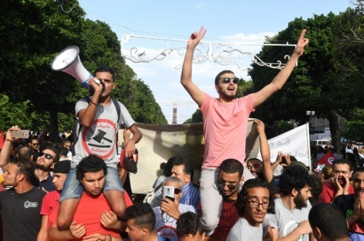 Tunisie: manifestation contre une loi controversee d'amnistie