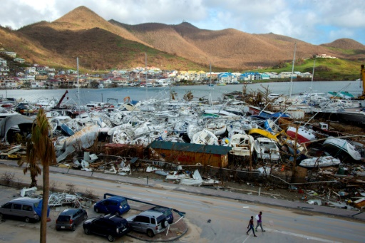 Un port devasté par l'ouragan Irma dans l'île française de Saint-Martin dans la Caraïbes, le 16 septembre 2017 © Helene Valenzuela AFP
