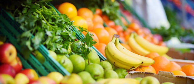 Dans les supermarches, les rayons des fruits et legumes affichent en general les pertes les plus importantes. 