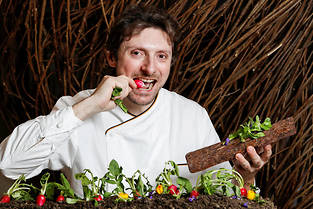  Sylvain Joffre, chef cuisinier du restaurant gastronomique En Pleine Nature, une Etoile au Guide Michelin. 