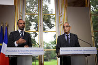 Édouard Philippe et Jean Pisani-Ferry présentent le grand plan d'investissement du gouvernement lundi à Matignon.  ©CHRISTOPHE SIMON
