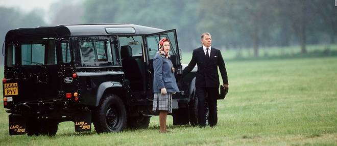 A Balmoral, Elizabeth II apprecie de conduire elle meme, les chevaux vapeur comme les pur-sangs