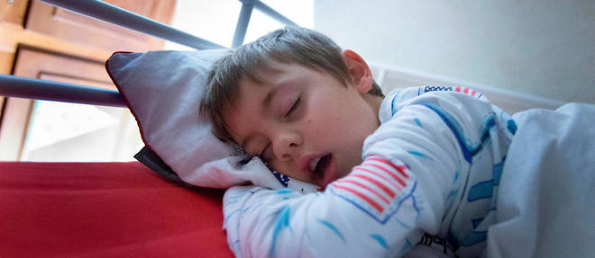 
Les jeunes enfants, en phase d'apprentissage, ont besoin de beaucoup dormir.