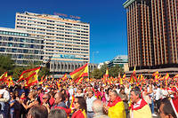 Espagne&nbsp;: des milliers de personnes manifestent pour l'unit&eacute; du pays