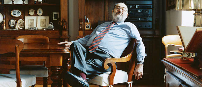 Maestro. Umberto Eco chez lui, en 2004.