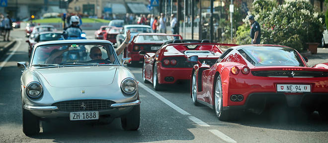 70 ans de Ferrari , la parade dans les rues de Maranello