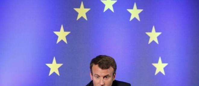 Macron va reconnaitre le drapeau europeen