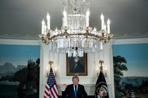 Le président Donald Trump évoque l'accord avec l'Iran le 13 octobre 2017 à la Maison-Blanche © Brendan Smialowski AFP