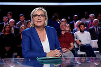 Marine Le Pen regrette son d&eacute;bat &quot;rat&eacute;&quot; face &agrave; Emmanuel Macron