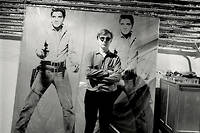 Le&nbsp;10&nbsp;juillet 1965&nbsp;: Elvis Presley pose pour Andy Warhrol