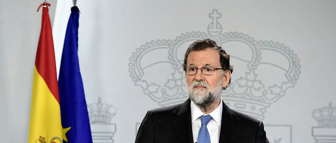 Mariano Rajoy a aussi annonc&#233; la dissolution imm&#233;diate du parlement catalan, en vue de la tenue d'&#233;lections le 21 d&#233;cembre.