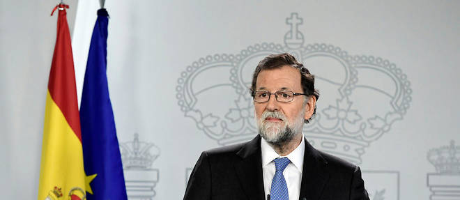 Mariano Rajoy a aussi annonc&#233; la dissolution imm&#233;diate du parlement catalan, en vue de la tenue d'&#233;lections le 21 d&#233;cembre.