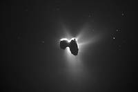 Des chercheurs ont élaboré un scénario de formation de la comète Tchouri conforme aux observations menées par la sonde européenne Rosetta. Des travaux qui éclairent les processus ayant donné naissance aux planètes du système solaire.