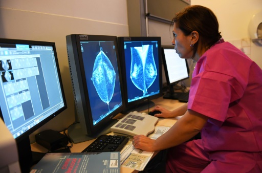 Mammographie à l'Institut Paoli-Calmette le 9 octobre 2017 © ANNE-CHRISTINE POUJOULAT AFP/Archives