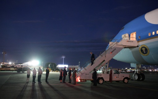 Donald Trump, débarquant d'Air Force One à son arrivée à Manille, le 12 novembre 2017 © JIM WATSON AFP