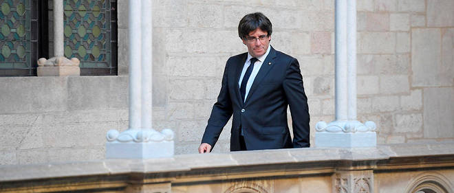 La maire de Barcelone accuse l'ancien pr&#233;sident catalan d'avoir fui en Belgique en laissant la Catalogne seule face au d&#233;sastre.