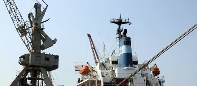 Yemen: poursuite du blocus malgre la reouverture du port d'Aden