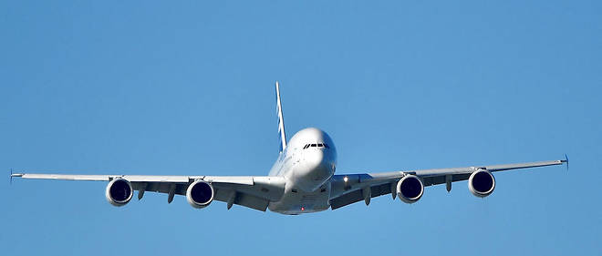 L'A380 endommag&#233; au-dessus du Groenland n'a pas encore regagn&#233; Roissy-CDG.&#160;