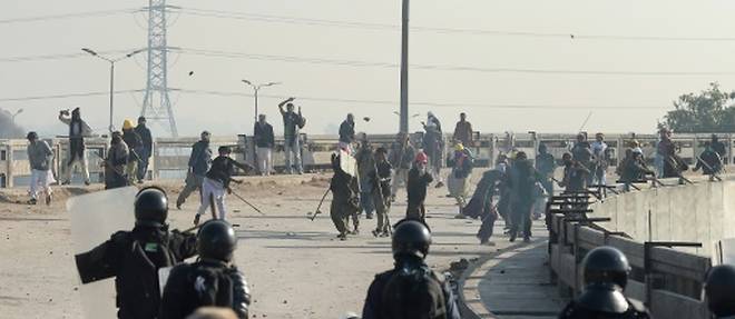 Pakistan: calme tendu entre islamistes et forces de l'ordre a Islamabad