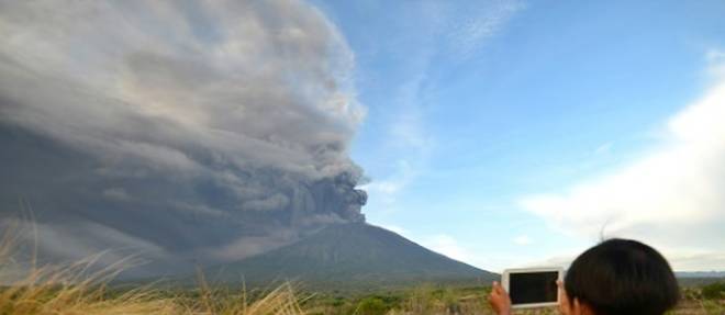 Indonesie: un volcan de Bali perturbe le trafic aerien
