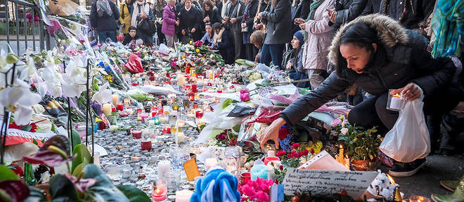 15 novembre 2015 : recueillement et hommage aux victimes de l'attentat terroriste perpetre par des djihadistes du groupe Etat islamique le vendredi 13 novembre 2015 a Paris.