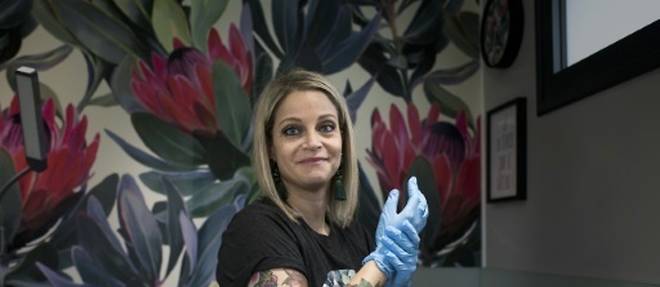 Alexia Cassar, la tatoueuse qui repare les seins des femmes