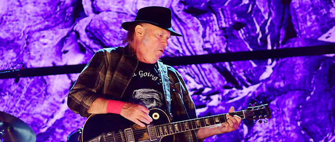 Neil Young a donn&#233; un concert pour f&#234;ter la mise en ligne de son r&#233;pertoire.
