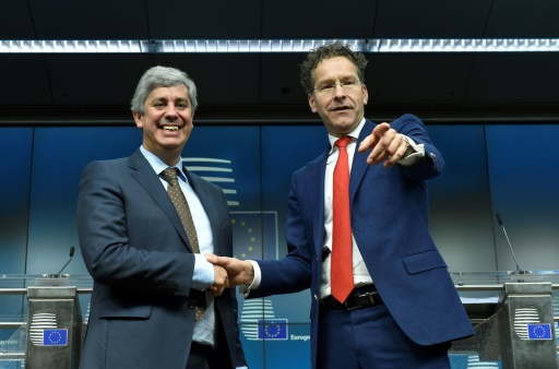 Le ministre des Finances portugais, Mario Centeno (à gauche), élu à la tête de l'Eurogroupe en remplacement de Jeroen Dijsselbloem, à Bruxelles le 4 décembre 2017 © JOHN THYS AFP/Archives