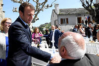 Corse&nbsp;: les (tr&egrave;s) encombrants soutiens d'Emmanuel Macron