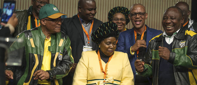 Moment d&#233;cisif pour Jacob Zuma, Nkosazana Dlamini-Zuma et Cyril Ramaphosa (de gauche &#224; droite), ici en juillet 2017 &#224; Johannesburg.