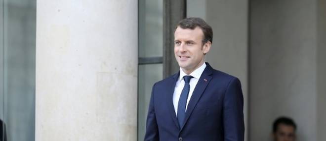 Macron "vigilant" face au risque de "radicalisation de la laicite"