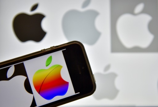 Une plainte similaire a été déposée mercredi contre Apple qui a admis ralentir volontairement ses anciens modèles de smartphones. © LOIC VENANCE AFP