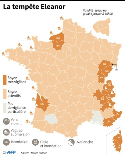 Carte des 49 départements placés en vigilance orange par Météo France. © Simon MALFATTO AFP