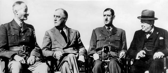 De gauche &#224; droite, le g&#233;n&#233;ral Henri Giraud, le pr&#233;sident am&#233;ricain Franklin Delano Roosevelt, le g&#233;n&#233;ral Charles de Gaulle et le Premier ministre britannique Winston Churchill lors de la conf&#233;rence de Casablanca, en janvier 1943.