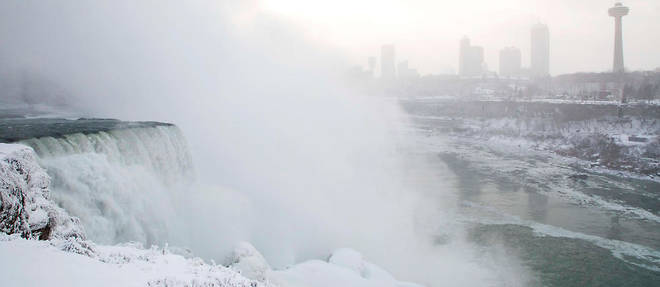 Les chutes du Niagara le 31 d&#233;cembre. Au Canada, le mercure a plong&#233; aux alentours de -40 &#176;C.