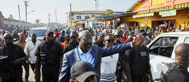 George Weah,&#160;&#233;lu pr&#233;sident du Liberia, se pr&#233;pare pour le plus grand match de sa seconde vie (ici dans les rues de Monrovia).