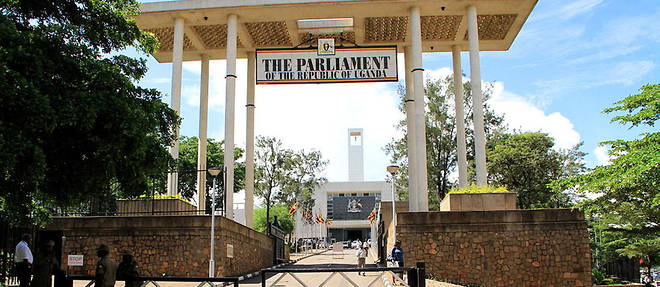 Le Parlement ougandais a adopt&#233; &#224; 315 voix contre 62 la r&#233;forme constitutionnelle visant &#224; supprimer la limte d'&#226;ge pour les candidats &#224; la pr&#233;sidentielle.&#160;