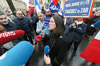  La maire de Nantes Johanna Rolland lors d'une manifestation à Paris en faveur de la construction d'un nouvel aéroport à Notre-Dame-des-Landes. 
