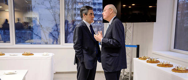 Fran&#231;ois Fillon et son directeur de campagne Patrick Stefanini en janvier 2017 au QG du candidat de la droite &#224; l'&#233;lection pr&#233;sidentielle.