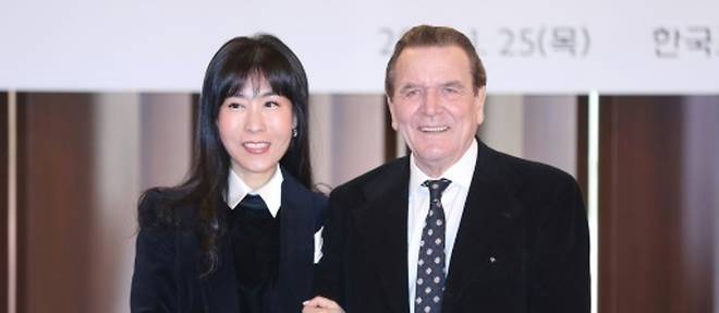 L'ex-chancelier Schroeder annonce epouser une Sud-Coreenne en 5eme noces