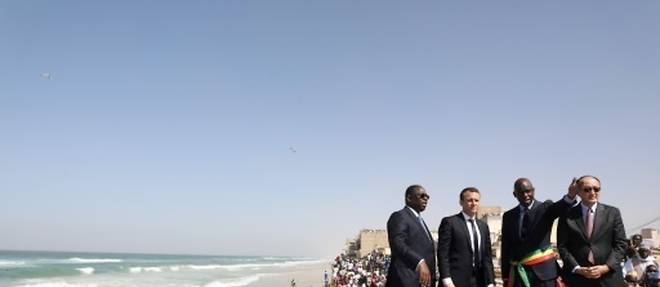 Macron a Saint-Louis du Senegal promet l'aide de la France contre l'erosion