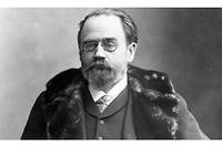  Émile Zola est mort en plein sommeil le 29 septembre 1902 dans son appartement parisien. 